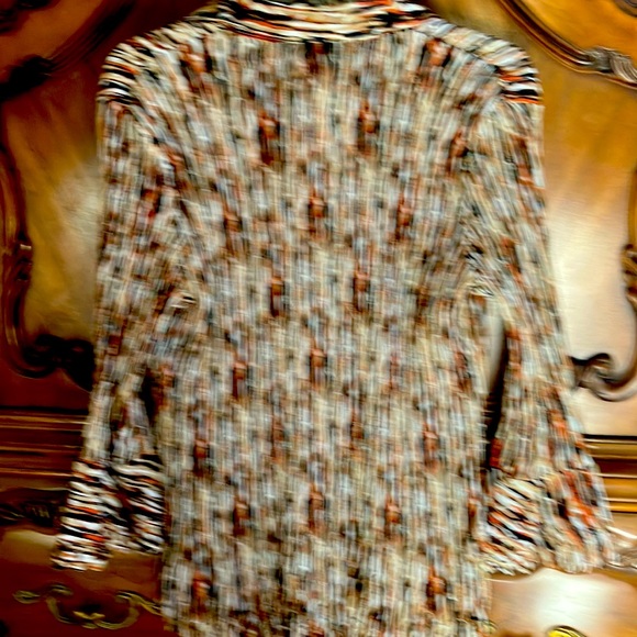 ESSENTIALS BY MILANO CREPY FUNKY TOP BELL SLEEVES FRINGED BOTTOM - Picture 15 of 16